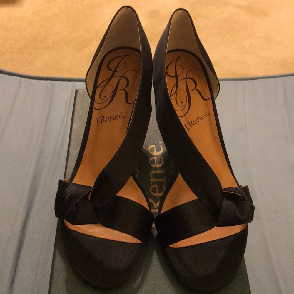 J. Reneé Heels - Picture 4 of 5
